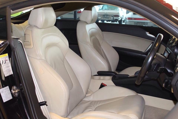 ขาย Audi TT ปี 2007 ชุดแต่ง R8 caractere เต็มรอบคัน เบิกนอก ล้อ avd1 19&quot; ยางใหม่ 4 เส้น ท่อสูตรออก 4 เครื่องเสียงชุดใหญ่ จอ pioneer bluetooth เบาะภายในสีครีมจากห้างหายากสุดๆ รถเคลือบแก้วชุดเต็มดูแลอย่างดี มือเดียวออกห้างซื้อเงินสดชื่อเดี๋ยวในเล่ม สภา