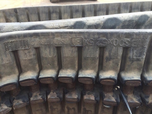 ขายแทรคยาง ใช้กับ รถขุด MITSUBISHI PC30/PC35 นำเข้าจากญี่ปุ่น ติดต่อ 081-2990958/089-8368497 (เจ้าของขายเอง)