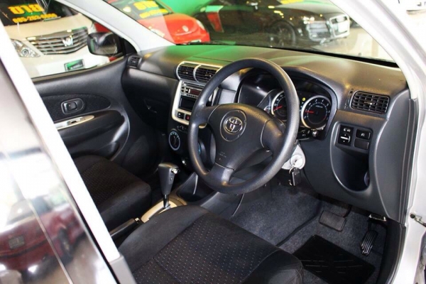 ขาย TOYOTA AVANZA 1.3 S ตัว Top สุด ปี2005 มีแอร์ราว รถสภาพเดิมไม่เคยมีชน วิ่ง 86,000 ต่อประกันประเภท 1 ตลอดได้ลดทุกปี ภาษีเพิ่งต่อ รถใช้รักษามาก เบาะและภายในใหม่เอี่ยม รับประกันว่าสภาพแบบนี้ไม่ต้องหา ขายเพียง 239,000 จัดไฟแนทซ์ดาวน์เพียง 5\% รีบจับจองนะคั