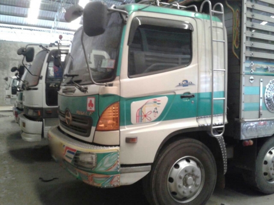 รถฮีโน่ 12 ล้อ  FL1J  220 แรงม้า.  ปี 47   สนใจติดต่อ 081 - 6079515