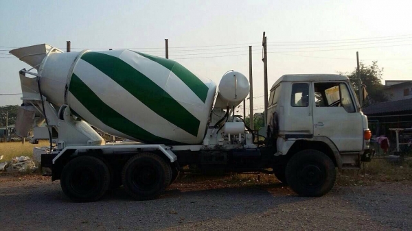 รถโม่ปูน10ล้อ2เพลา