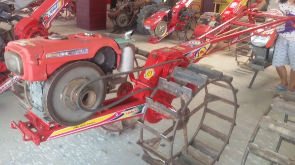 ขายเครื่องอีที80 พร้อมโครงกระทิงแดง28000บาท จะชื้อแต่เครื่องก็ได้ราคา15000 จะชื้อแต่โครงก็ได้ราคา13000บาทครับรถอยู่ วังบัว อ คลองขลุง จ กำแพง โทร 0813655997 อำพร พาเจริญราคานี้ยังต่อลองได้อีกนะครับ