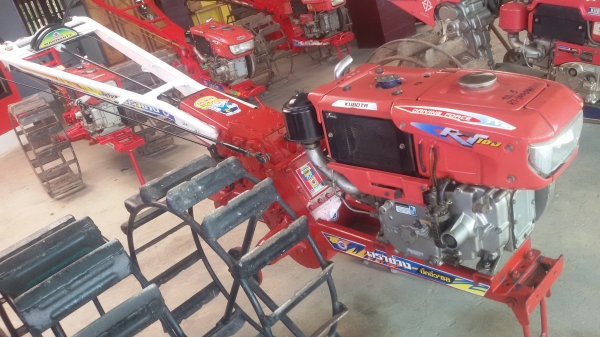 ขายเครื่องอาที100 พร้อมโครงบิกจิ๋วหางปีก35000บาท จะชื้อแต่เครื่องก็ได้ราคา22000 จะชื้อแต่โครงก็ได้ราคา13000บาทครับรถอยู่ วังบัว อ คลองขลุง จ กำแพง โทร 0813655997 อำพร พาเจริญราคานี้ยังต่อลองได้อีกนะครับ