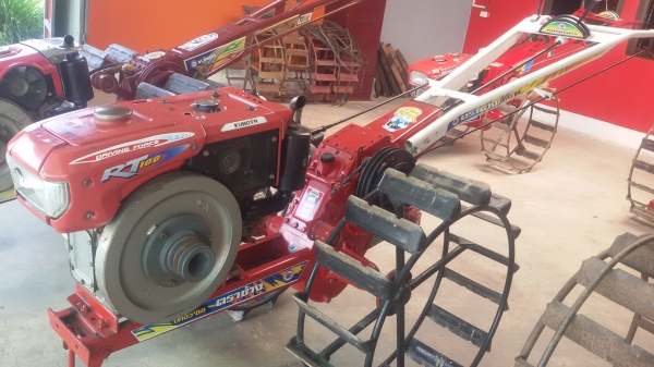 ขายเครื่องอาที100 พร้อมโครงบิกจิ๋วหางปีก35000บาท จะชื้อแต่เครื่องก็ได้ราคา22000 จะชื้อแต่โครงก็ได้ราคา13000บาทครับรถอยู่ วังบัว อ คลองขลุง จ กำแพง โทร 0813655997 อำพร พาเจริญราคานี้ยังต่อลองได้อีกนะครับ