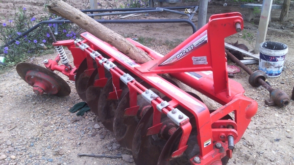 ขายหางพรวนตราช้างDH246Fสภาพ90\%สวยๆเดิมๆพร้อมใช้0810076640