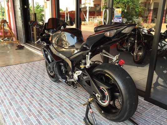 ธารนนทบุรี//ขาย SUZUKI GSX R1000 K 7 สวยแรงครับ ระบบเครื่อง ระบบไฟสมบูรณ์สุดๆครับ อัดตราเร่งมีมากๆท๊อกมาตามมือครับ เอกสารอินวอยท์+สรรพสามิตแท้ ราคา 289,000 บาท