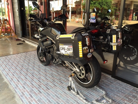 ธารนนทบุรี//ขาย SUZUKI GSX R1000 K 7 สวยแรงครับ ระบบเครื่อง ระบบไฟสมบูรณ์สุดๆครับ อัดตราเร่งมีมากๆท๊อกมาตามมือครับ เอกสารอินวอยท์+สรรพสามิตแท้ ราคา 289,000 บาท