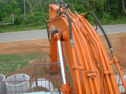 HITACHI  EX200 รุ่น 3  เอกสาร อินวอยท์  ราคา  870,000  บาท