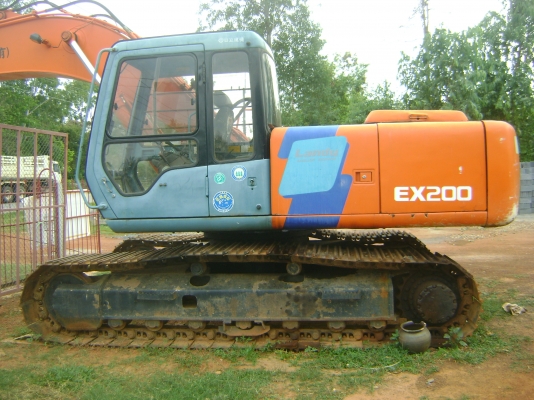 HITACHI  EX200 รุ่น 3  เอกสาร อินวอยท์  ราคา  870,000  บาท