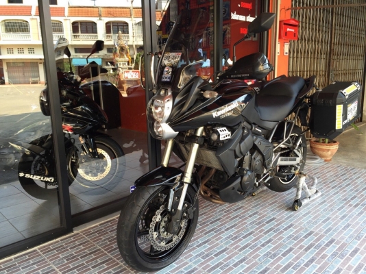 ธารนนทบุรี//ขาย KAWASAKI VERSYS 650 ABS ปี 2011 สภาพสวยๆครับ รถวิ่งมา 15,xxx กิโลเมตร ทะเบียนแท้พร้อมโอน ราคา 229,000 บาท