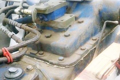 FORD 77 - T3 เพลาเดียว อุปกรณ์พร้อม มีใบดันหน้า ผานพรวน 6 สภาพดีพร้อมใช้งานได้เลยครับ เครื่องยนต์แรงดีกำลังไม่ตกครับ ระบบเกียร์เดินหน้าถอยหลังไม่มีปัญหาเลยครับ ระบบไฮดรอลิกส์ไม่แตกไม่เยิ้ม ช่วงล่างแน่นดี ยางสภาพดี 4 เส้นหน้าหลังประมาณ 70\% พร้อมใช้งาน เอกส