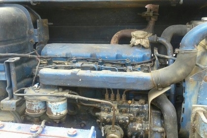 FORD 77 - T3 เพลาเดียว อุปกรณ์พร้อม มีใบดันหน้า ผานพรวน 6 สภาพดีพร้อมใช้งานได้เลยครับ เครื่องยนต์แรงดีกำลังไม่ตกครับ ระบบเกียร์เดินหน้าถอยหลังไม่มีปัญหาเลยครับ ระบบไฮดรอลิกส์ไม่แตกไม่เยิ้ม ช่วงล่างแน่นดี ยางสภาพดี 4 เส้นหน้าหลังประมาณ 70\% พร้อมใช้งาน เอกส