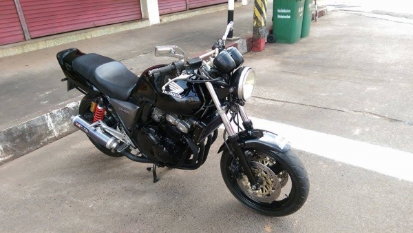 ขายคับ HONDA CB400 ปี93 SUPER BLACK สีสวย ท่อแต่ง กระจกแต่ง แฮนด์บาร์ ไฟเลี้ยวLED อินวอยส์ สรรพสามิตร สวยๆ คับ ราคา 59500 บาท ส่งได้ทั่วไทยคับ สนใจติดต่อ 081-0578282 FACEBOOK POP BIGBIKE SAKONNAKHON ไอดีไลน์ POPBIGBIKESAKON คับ สนใจรถสวย ถูก ดี ต้อง POP B