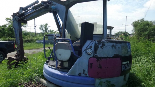 รถแบคโฮ รถขุดKOMATSU 50UU-2 รถสวยสภาพดี รถพร้อมใช้