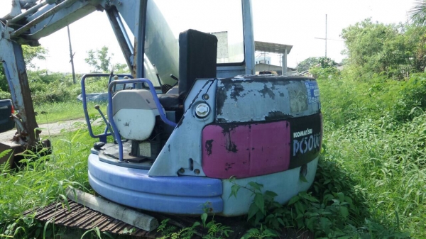 รถแบคโฮ รถขุดKOMATSU 50UU-2 รถสวยสภาพดี รถพร้อมใช้