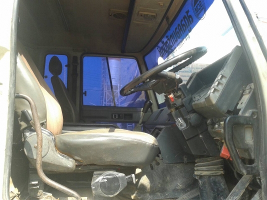 รถสิบล้อโม่ปูน nissan รถสิบล้อโม่ปูน nissan