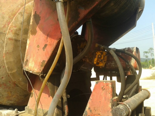 รถสิบล้อโม่ปูน nissan รถสิบล้อโม่ปูน nissan