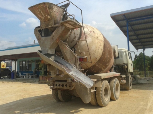 รถสิบล้อโม่ปูน nissan รถสิบล้อโม่ปูน nissan