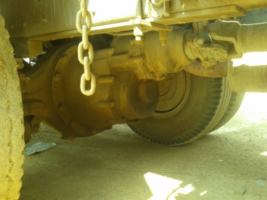 รถสิบล้อโม่ปูน nissan รถสิบล้อโม่ปูน nissan