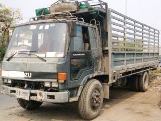 ISUZU ROCKY 165 HP 6BD1 รถบรรทุกหกล้อ กระบะคอกเหล็กความยาว 6.50 เมตรสภาพดีมากครับพร้อมบรรทุกได้เลย เครื่องยนต์ 165 แรงเครื่องแรงดีมากครับยังไม่ลงเล่มมีใบคุมให้ครับ หัวเก๋งไม่ผุภายในคอนโซลครบ พวงมาลัยเพาเวอร์ ระบบเบรคทริ๊ปฟี้ ช่วงล่างใหญ่คัชซีของรถบรรทุก