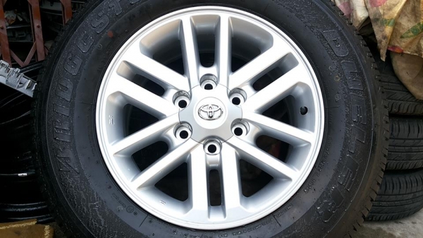 ล้อ Toyota Fortuner / Vigo Preruner ขอบ17 พร้อมยาง บริสโตน 265 65 17 ปี2014