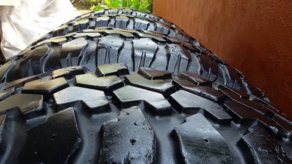ขายยาง mud maxxis bighorn 265/75/16. ปี11