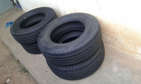 ขายยางมิชิลินถอดออกจากวีโก้แชม พรีรันเนอร์ ขนาด 265/65/17