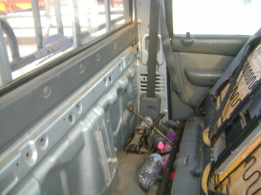 (รถประมูล) FORD  ตามภาพ  ราคา  125,000  บาท