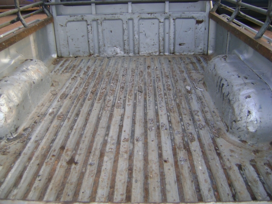 (รถประมูล) FORD  ตามภาพ  ราคา  125,000  บาท