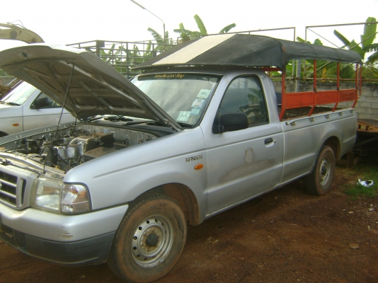 (รถประมูล) FORD  ตามภาพ  ราคา  125,000  บาท