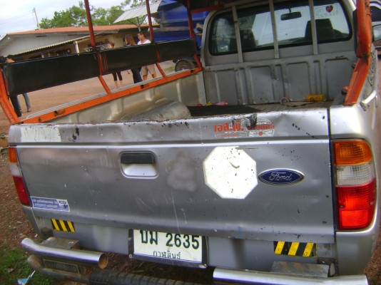 (รถประมูล) FORD  ตามภาพ  ราคา  125,000  บาท