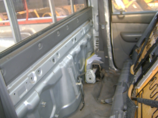 (รถประมูล) FORD  ตามภาพ  ราคา  125,000  บาท