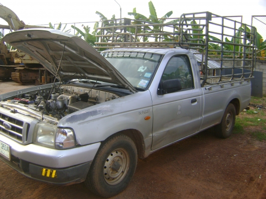 (รถประมูล) FORD  ตามภาพ  ราคา  125,000  บาท