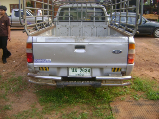 (รถประมูล) FORD  ตามภาพ  ราคา  125,000  บาท