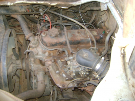 ตู้โตโยต้า (รถประมูล)  เครื่องเบนชิน   ราคา  60,000  บาท