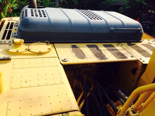 ขายด่วน!!! KOMATSU PC200-8 ไมล์ 5,600ชม.สภาพสวยมากๆค่ะ/ช่วงล่างเต็มค่ะ