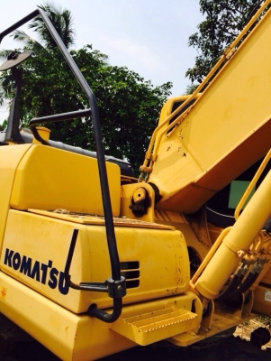 ขายด่วน!!! KOMATSU PC200-8 ไมล์ 5,600ชม.สภาพสวยมากๆค่ะ/ช่วงล่างเต็มค่ะ