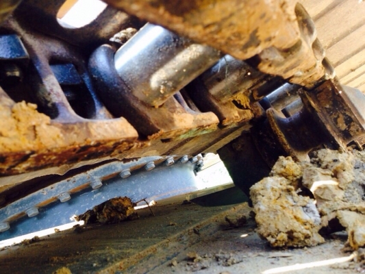 ขายด่วน!!! KOMATSU PC200-8 ไมล์ 5,600ชม.สภาพสวยมากๆค่ะ/ช่วงล่างเต็มค่ะ