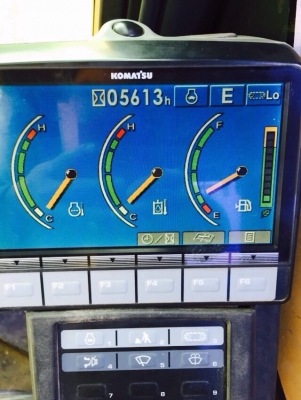 ขายด่วน!!! KOMATSU PC200-8 ไมล์ 5,600ชม.สภาพสวยมากๆค่ะ/ช่วงล่างเต็มค่ะ