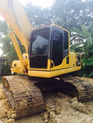 ขายด่วน!!! KOMATSU PC200-8 ไมล์ 5,600ชม.สภาพสวยมากๆค่ะ/ช่วงล่างเต็มค่ะ