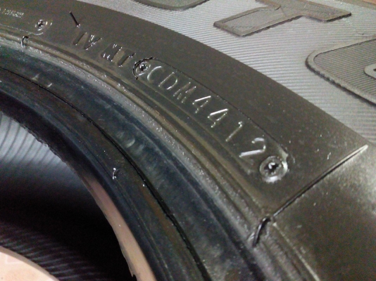 ขายยาง บริสโตน 245/70/16 สภาพถอดป้ายแดง