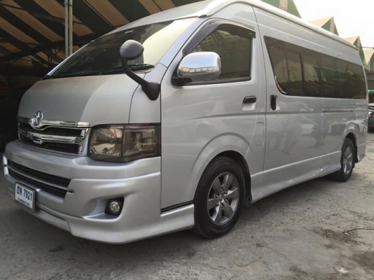 รถตู้ COMMUTER 2.5ปี 12 D4D