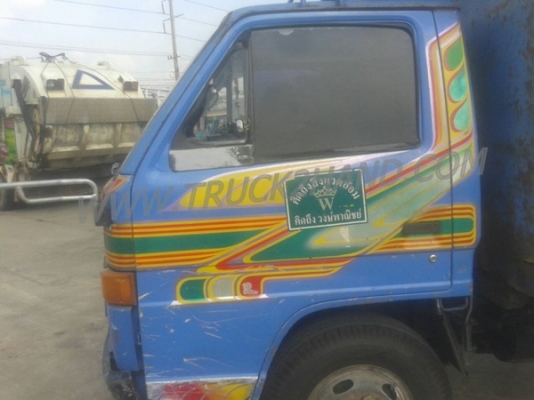 รถบรรทุก 6 ล้อดัมพ์ รุ่นNKR ยี่ห้อ ISUZU ปีจดทะเบียน 2542  110 แรงม้า