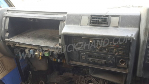 รถบรรทุก 6 ล้อดัมพ์ รุ่นNKR ยี่ห้อ ISUZU ปีจดทะเบียน 2542  110 แรงม้า