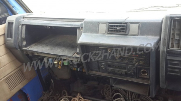 รถบรรทุก 6 ล้อดัมพ์ รุ่นNKR ยี่ห้อ ISUZU ปีจดทะเบียน 2542  110 แรงม้า