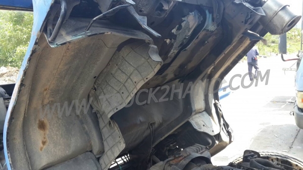 รถบรรทุก 6 ล้อดัมพ์ รุ่นNKR ยี่ห้อ ISUZU ปีจดทะเบียน 2542  110 แรงม้า