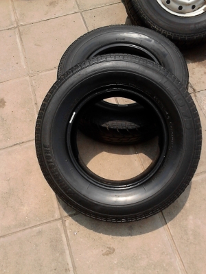 205/75R14  BRIDGE STONE LEO 75    มี 2 เส้น  โทร.081-427-3941