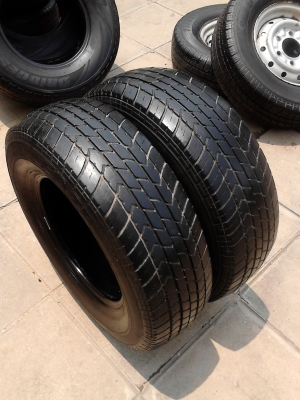 205/75R14  BRIDGE STONE LEO 75    มี 2 เส้น  โทร.081-427-3941