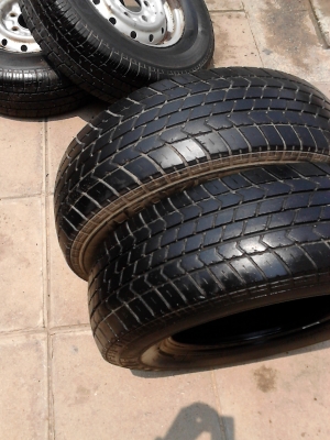 205/75R14  BRIDGE STONE LEO 75    มี 2 เส้น  โทร.081-427-3941