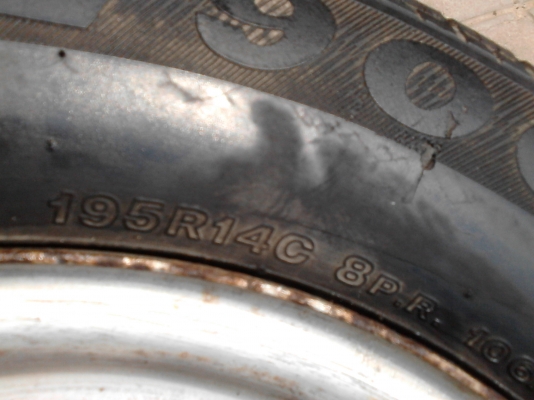 195R14 กะทะ 6 รู พร้อมยาง FIRESTONE CV-900 มี 2 ล้อ TEL.081-427-3941 195R14 กะทะ 6 รู พร้อมยาง FIRESTONE CV-900 มี 2 ล้อ TEL.081-427-3941